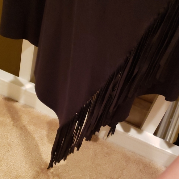 Long Sleeve Knit Fringe Sweater - Picture 3 of 4